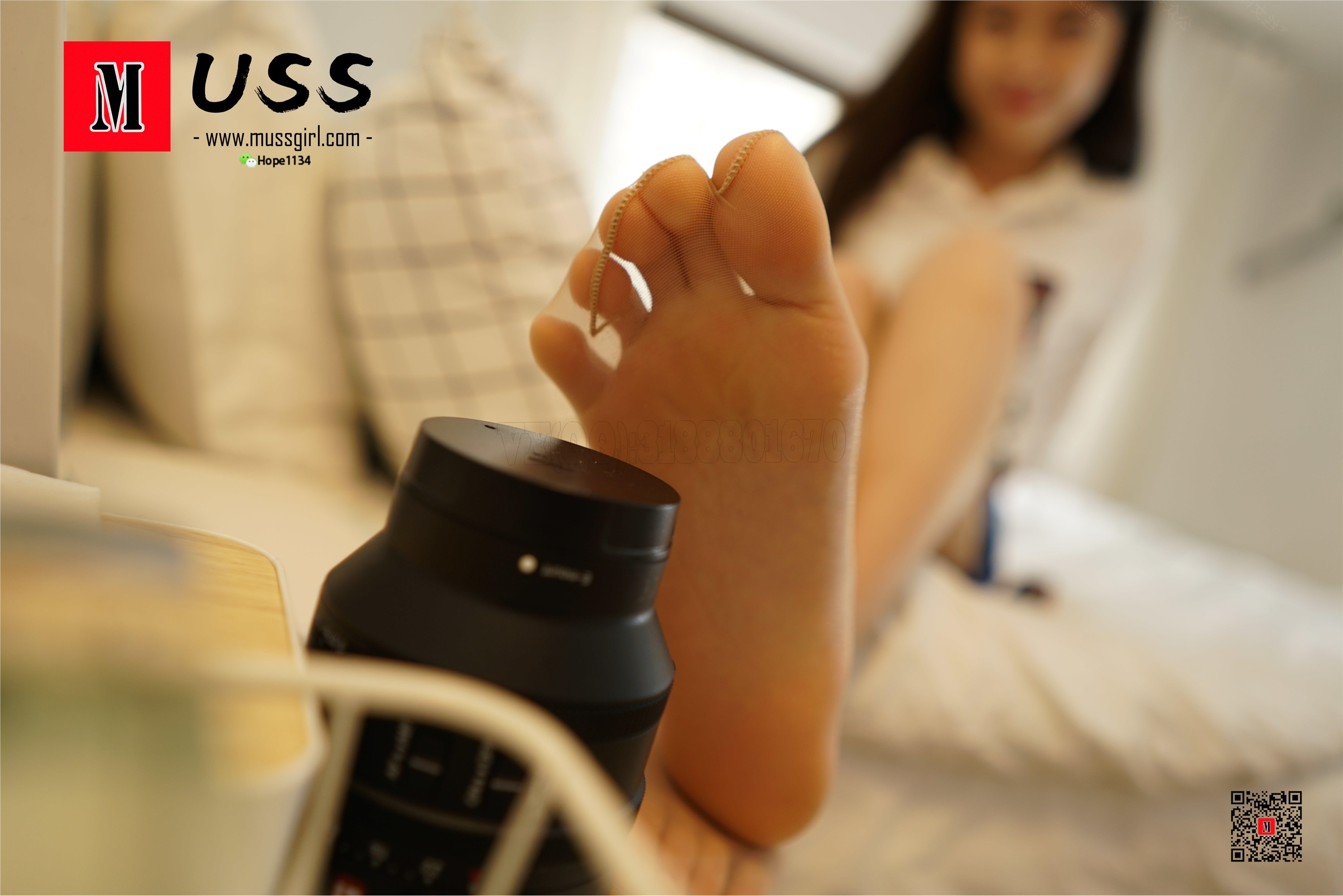 MussGirl慕丝女郎  NO.040 女神的古典美足与裸色薄丝－浪漫满屋